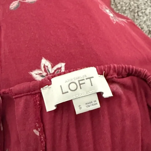 LOFT Burgundy Floral Design Blouse Chic - Picture 4 of 4